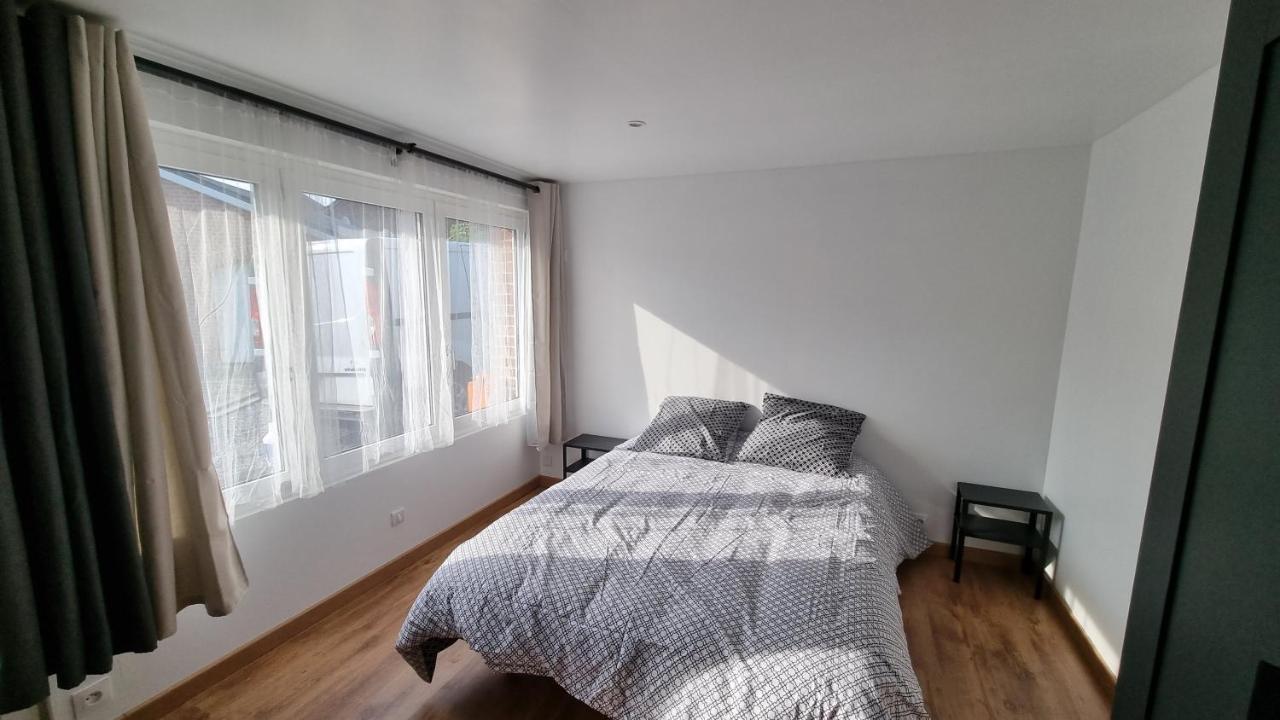 Studio En Rez-De-Chaussee - Le Petit Chateau Avesnois - Tv - Wifi - Logement Entier Avesnes-sur-Helpe Exterior foto